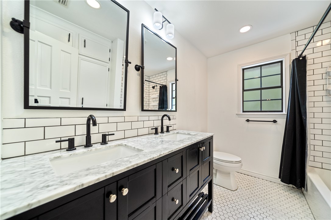 7402 Lugano Dr Property Photo 32