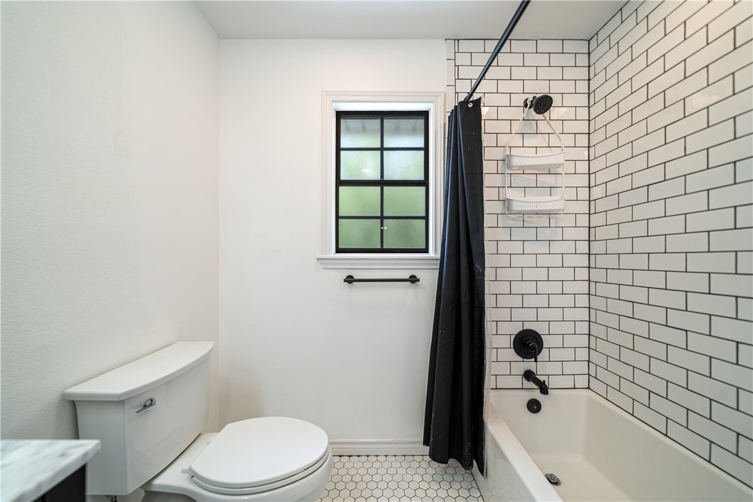 7402 Lugano Dr Property Photo 33