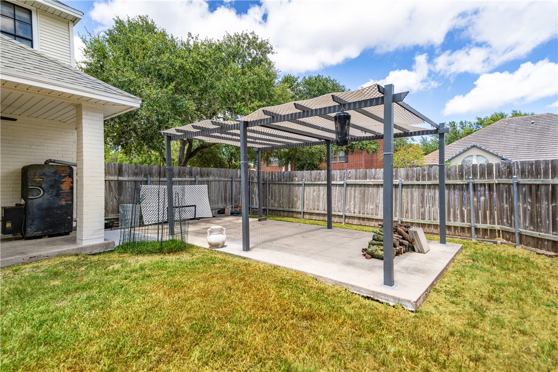 7402 Lugano Dr Property Photo 37