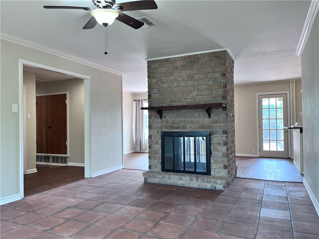 501 Dolphin Pl Property Photo 6