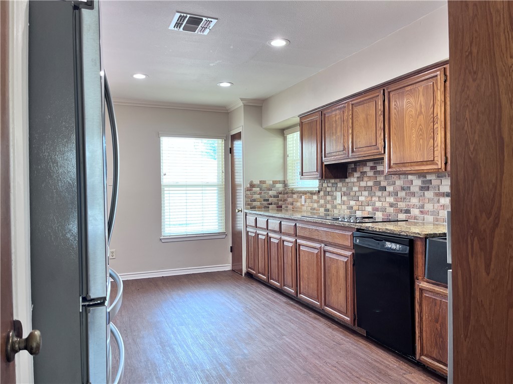 501 Dolphin Pl Property Photo 10