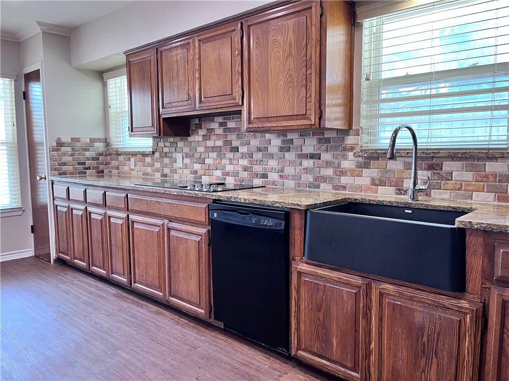 501 Dolphin Pl Property Photo 11