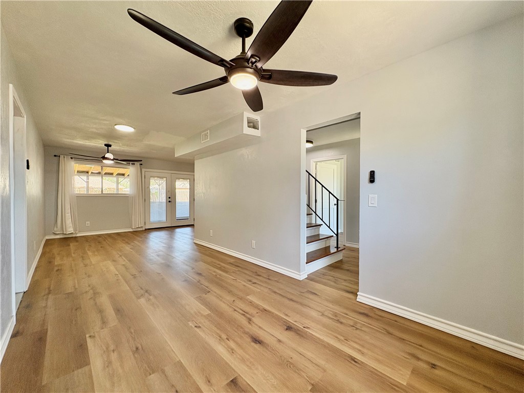 221 Ghent Pl Property Photo 2