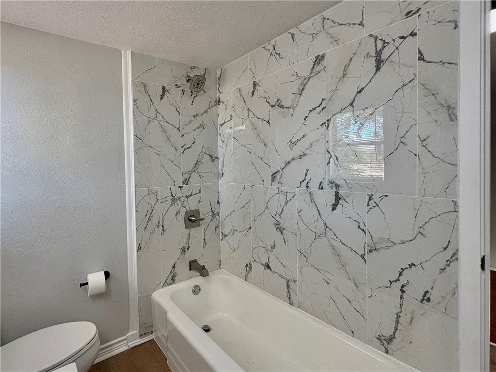 221 Ghent Pl Property Photo 13