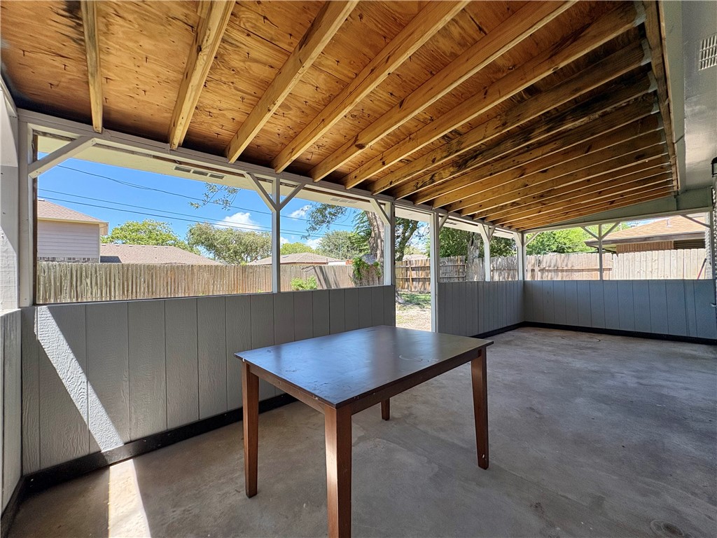 221 Ghent Pl Property Photo 16