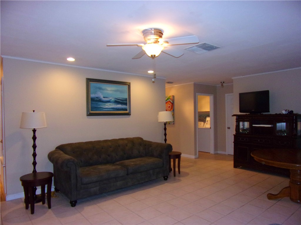 14109 Whitecap Blvd Property Photo 7