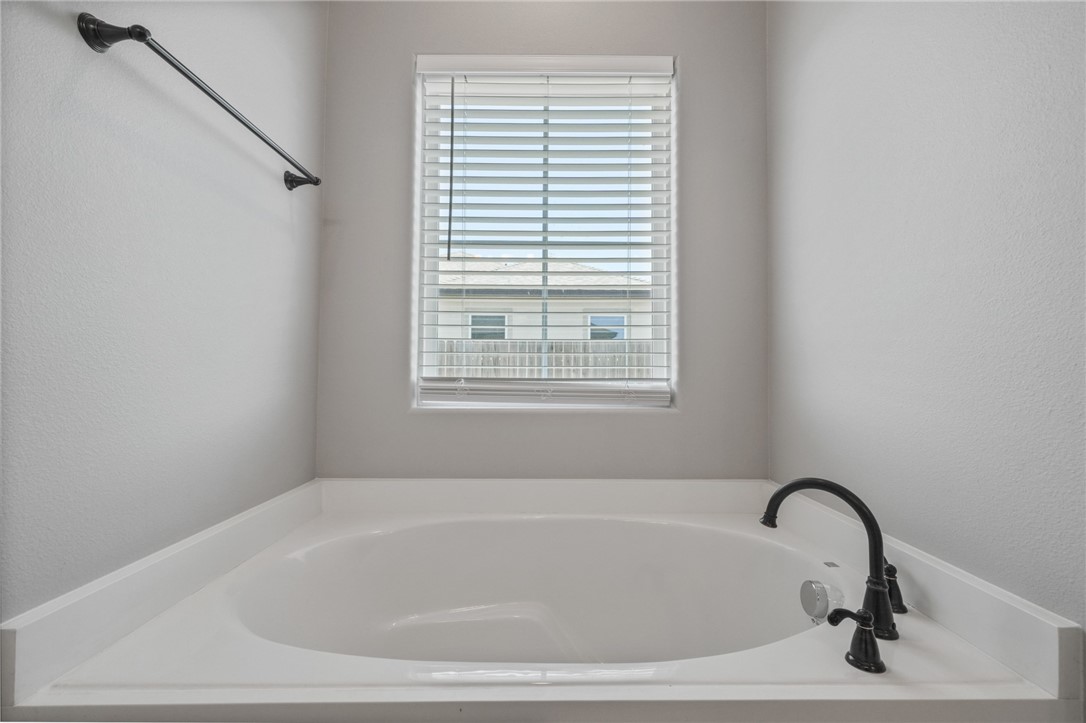 4102 Nadia Dr Property Photo 23