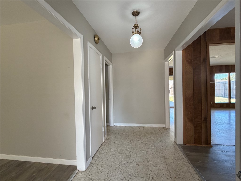 749 Burkshire Dr Property Photo 3