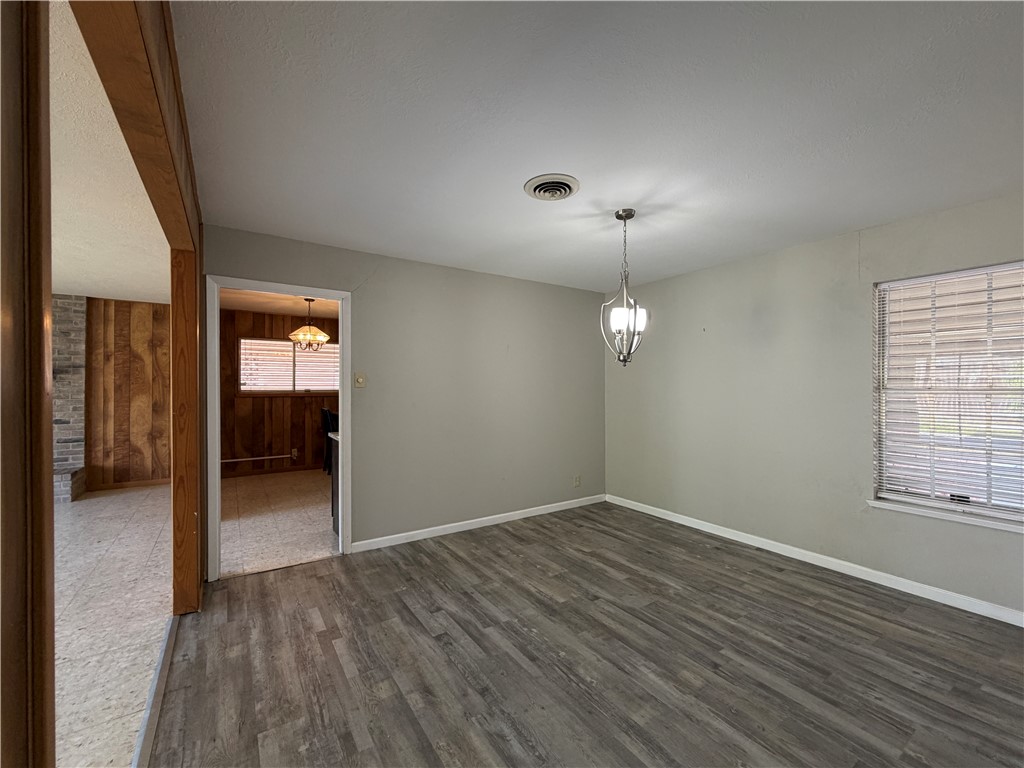 749 Burkshire Dr Property Photo 7