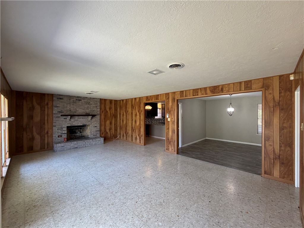 749 Burkshire Dr Property Photo 11