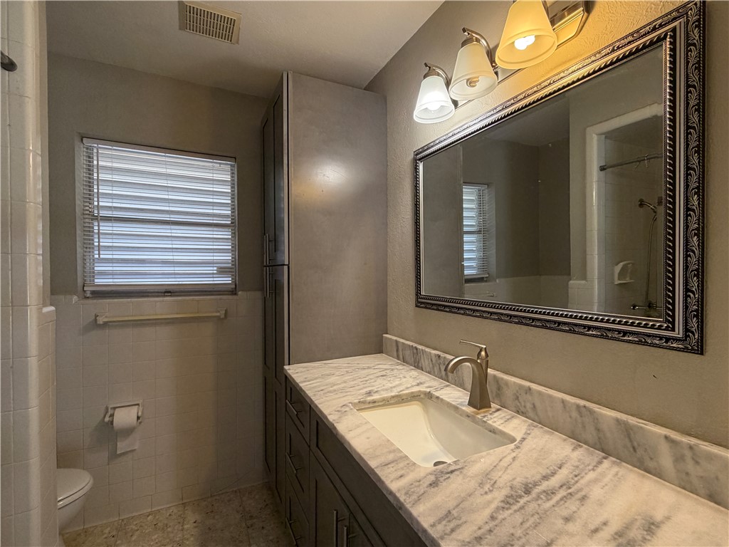 749 Burkshire Dr Property Photo 26
