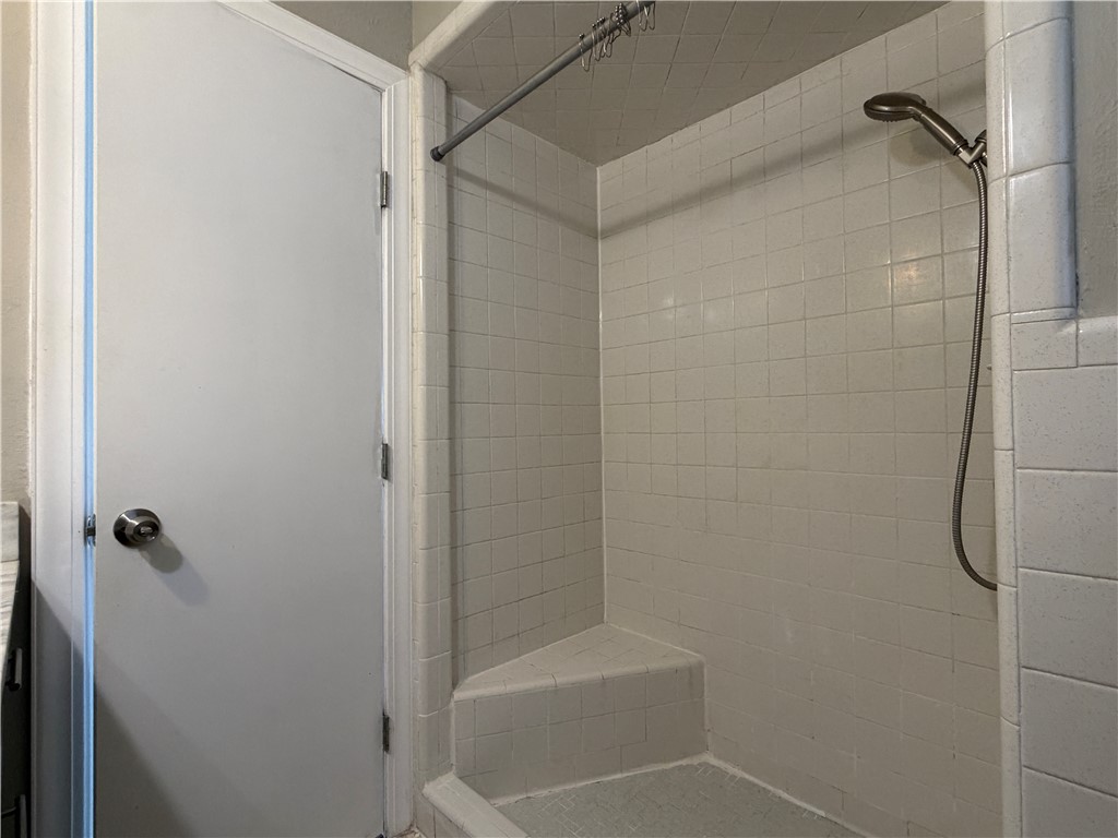 749 Burkshire Dr Property Photo 27