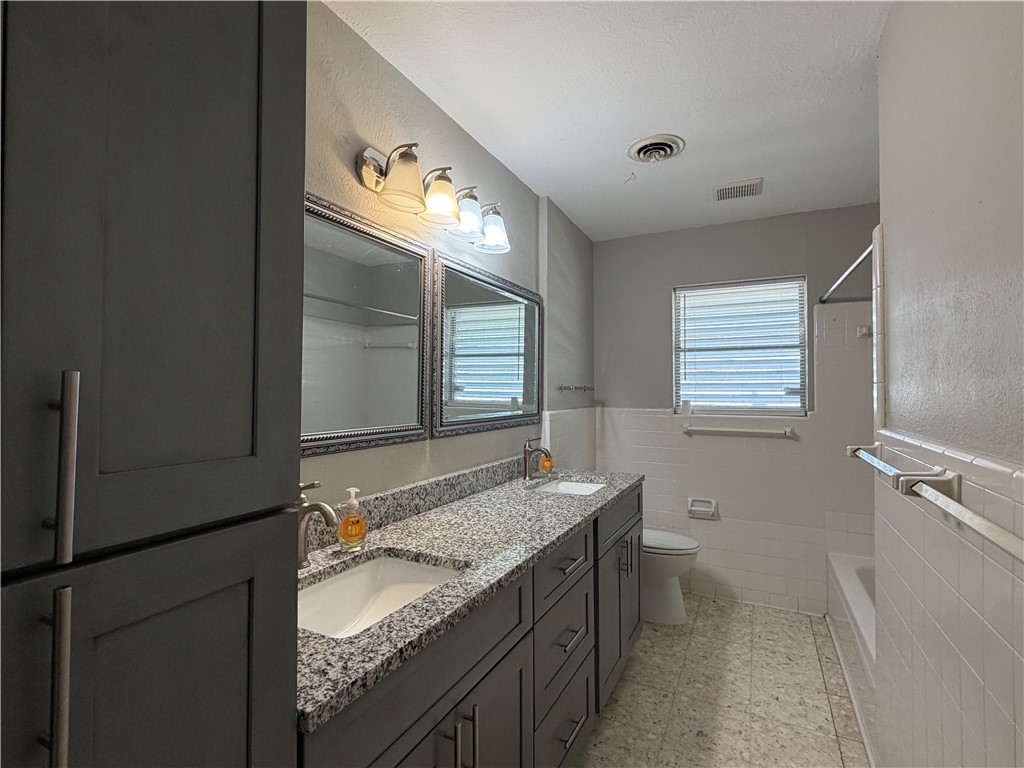 749 Burkshire Dr Property Photo 31