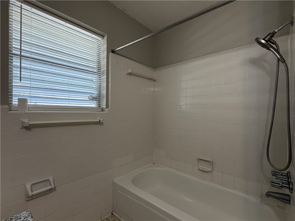 749 Burkshire Dr Property Photo 33
