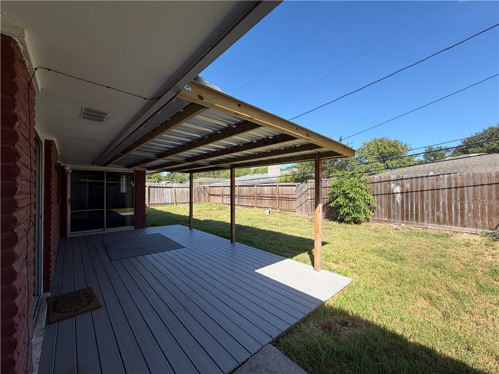 749 Burkshire Dr Property Photo 36