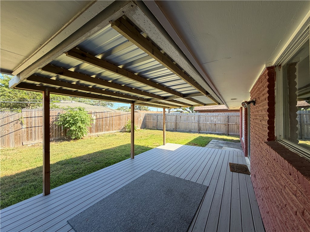 749 Burkshire Dr Property Photo 37