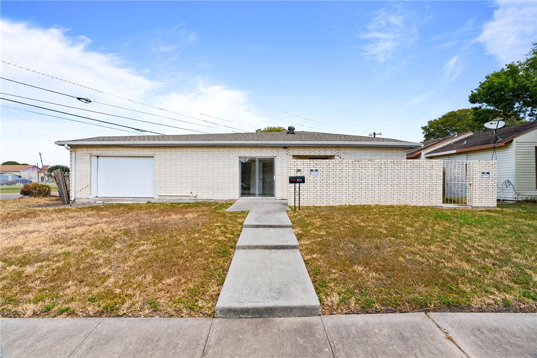 624 Del Mar Blvd Property Photo