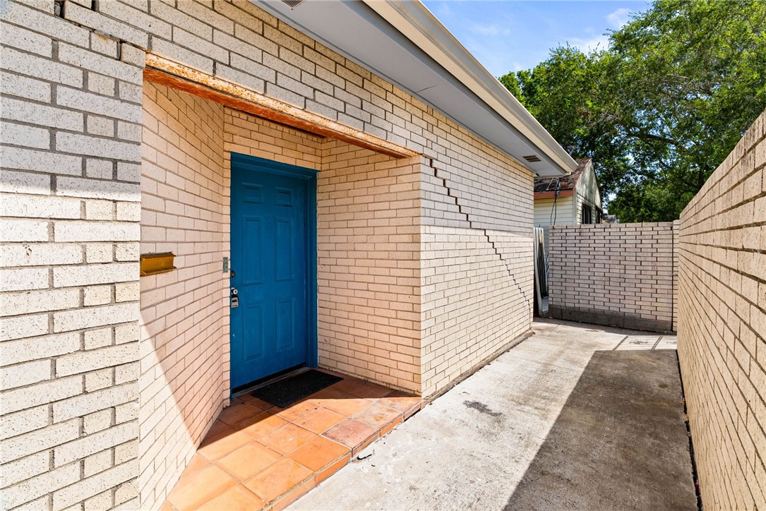 624 Del Mar Blvd Property Photo 4