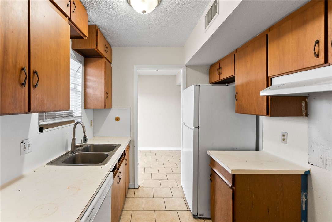 624 Del Mar Blvd Property Photo 7