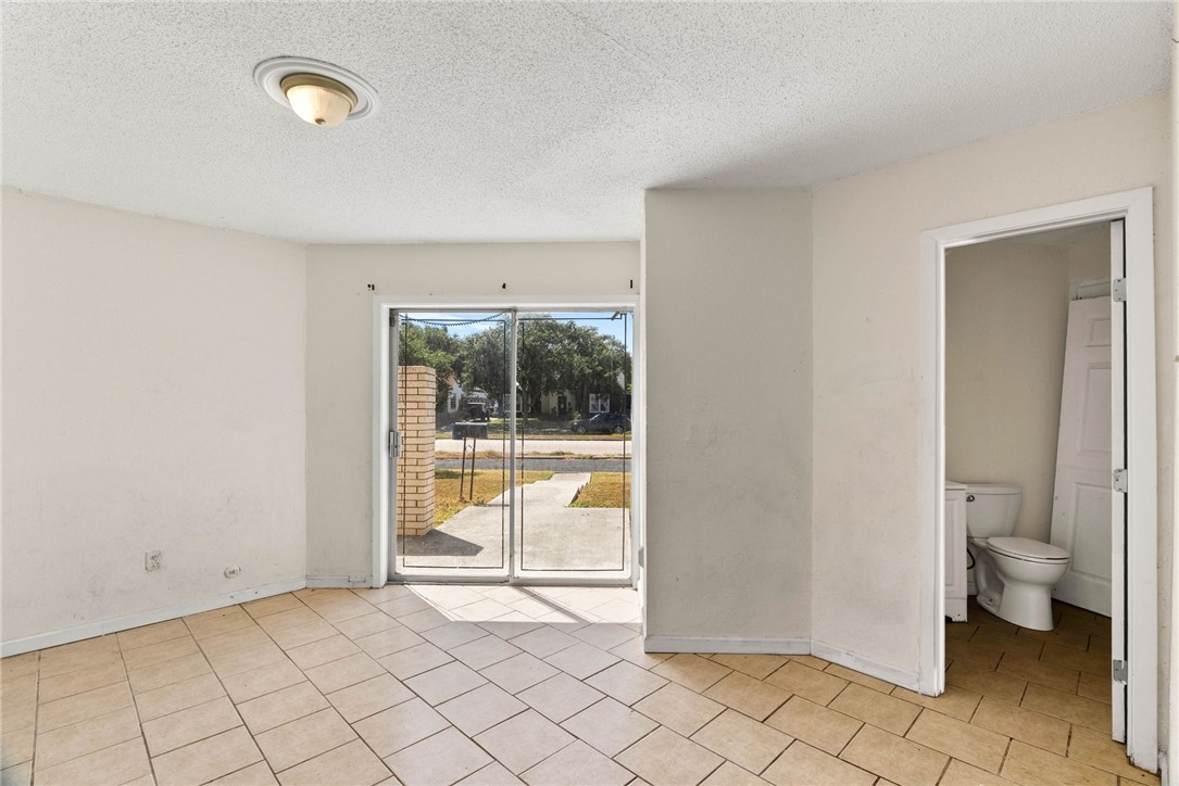 624 Del Mar Blvd Property Photo 16