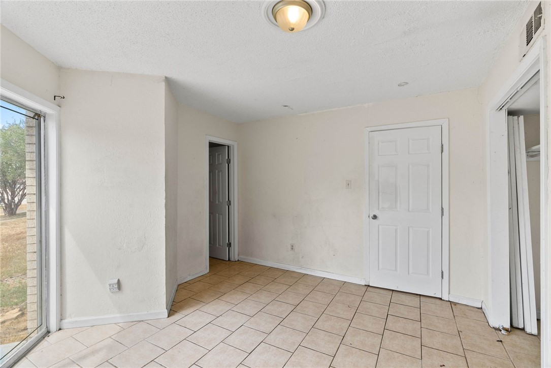 624 Del Mar Blvd Property Photo 17