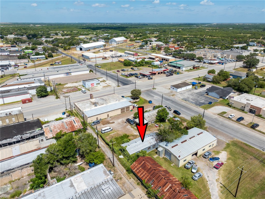 214 E Market St Property Photo 4
