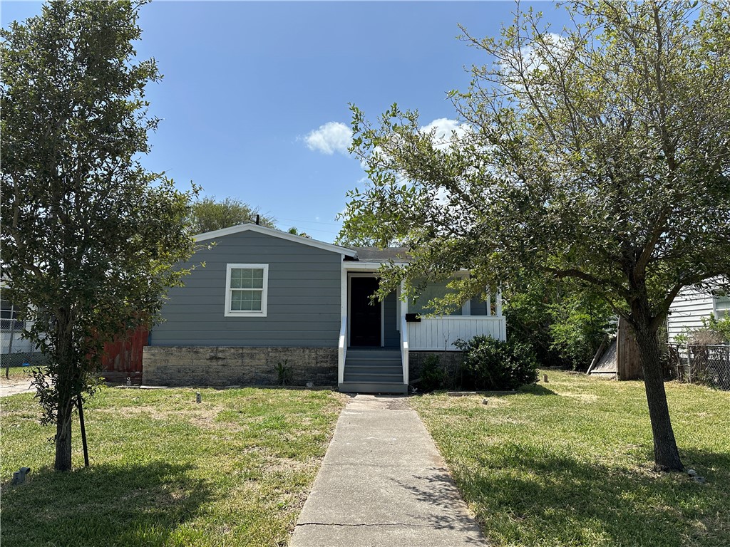 1361 Daytona Dr Property Photo 1