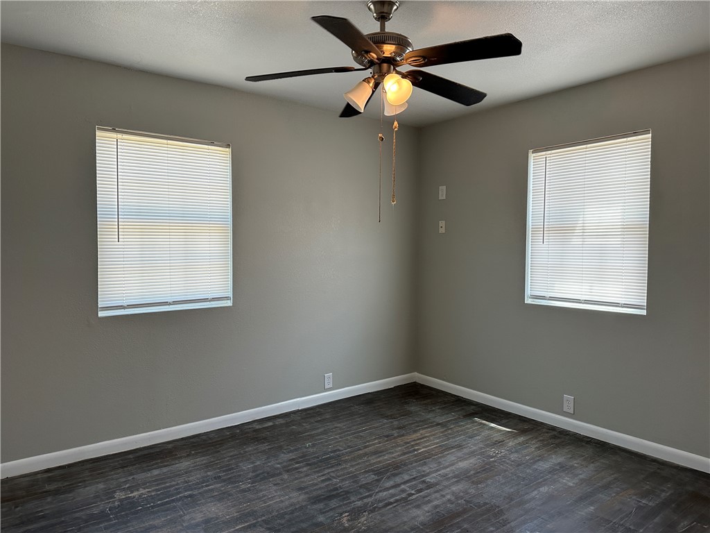 1361 Daytona Dr Property Photo 4