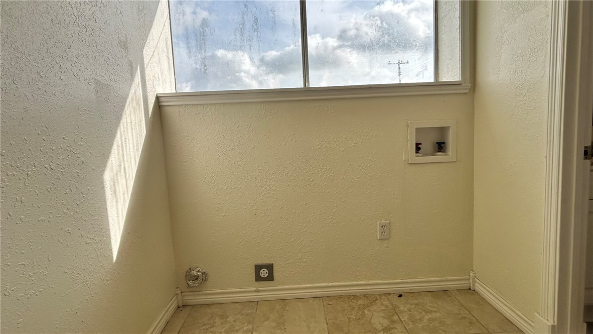 2738 Dallas Ave Property Photo 21