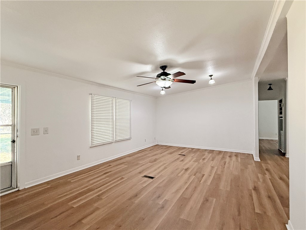 220 W Linden St Property Photo 2