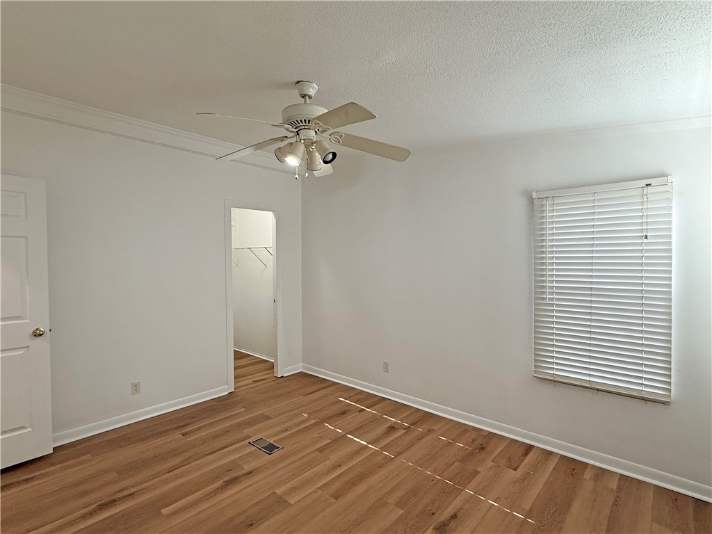 220 W Linden St Property Photo 9