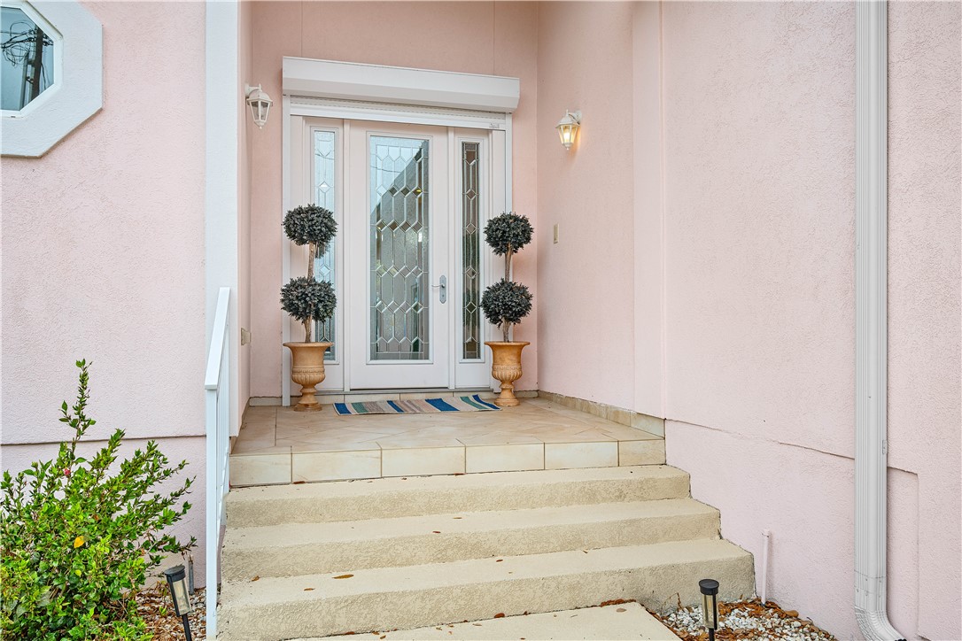 244 Starboard Ave Property Photo 3