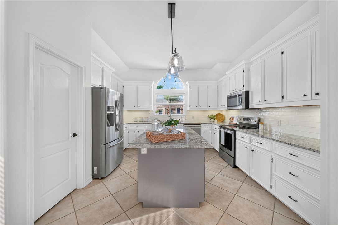 14218 Allamanda Dr Property Photo 12
