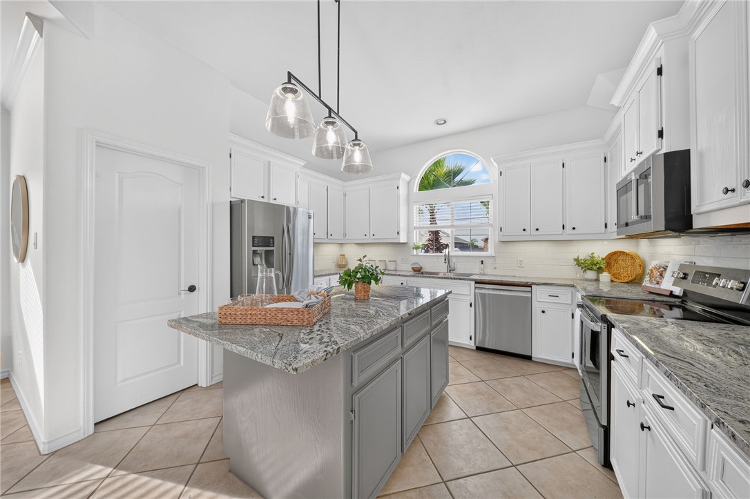 14218 Allamanda Dr Property Photo 14