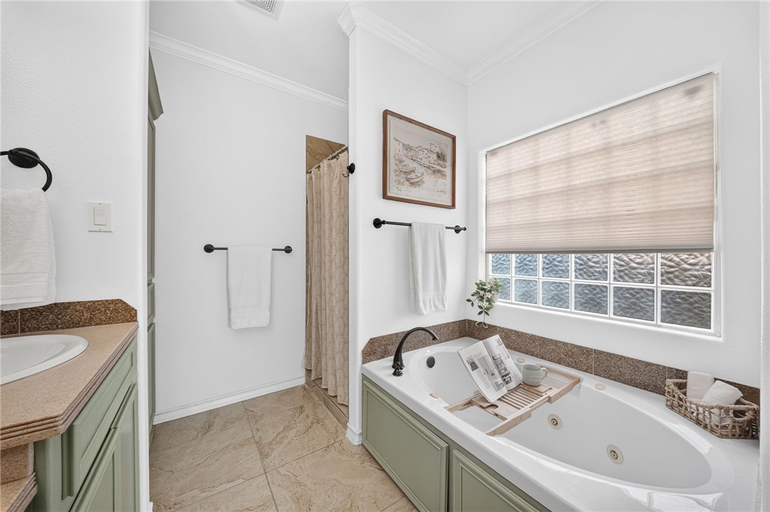 14218 Allamanda Dr Property Photo 22
