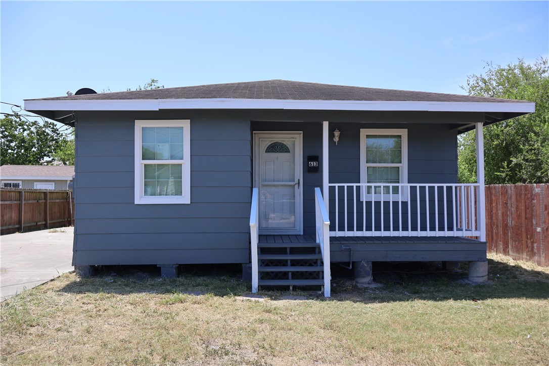 613 Francesca St Property Photo 1