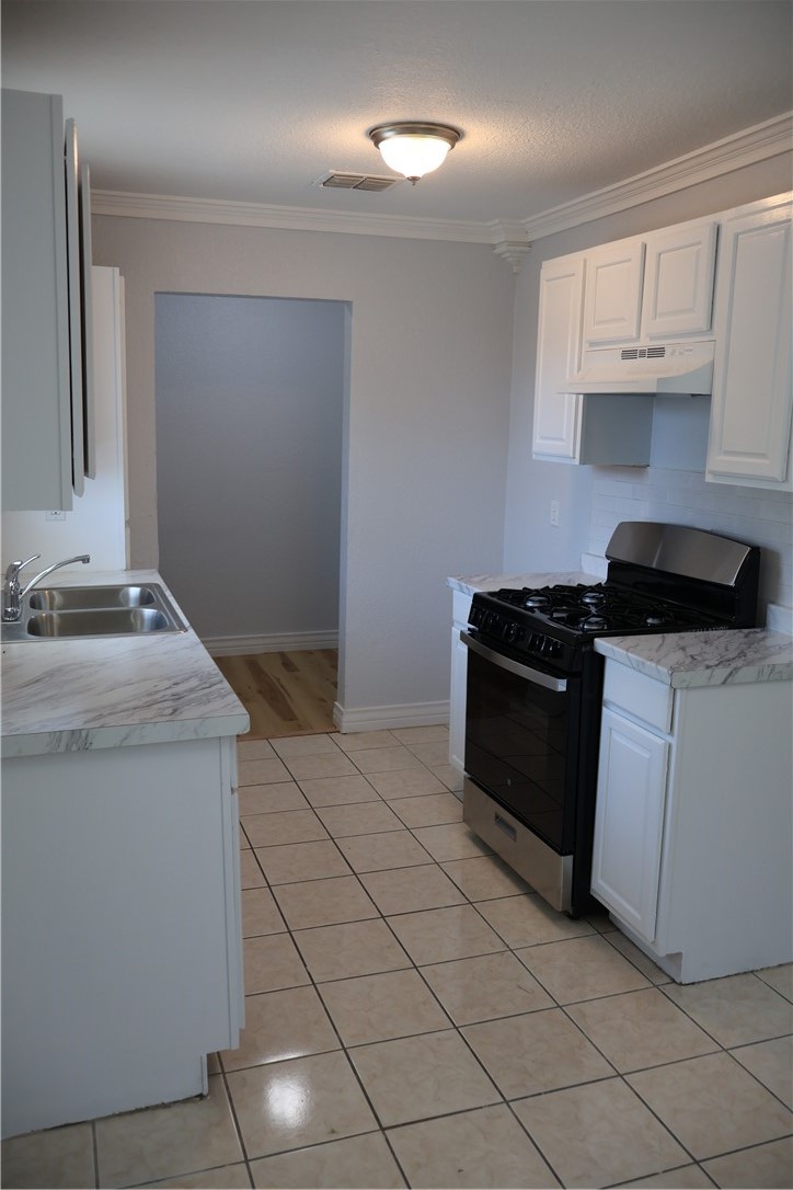 613 Francesca St Property Photo 8