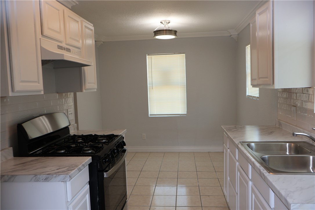 613 Francesca St Property Photo 18