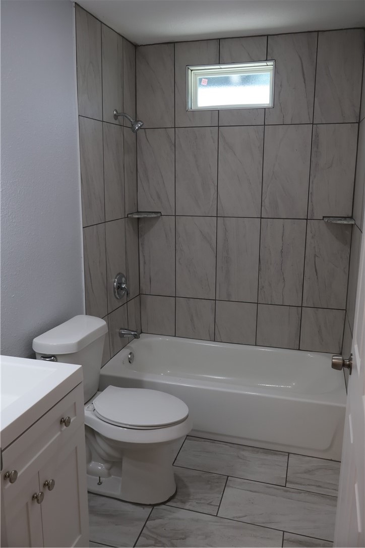 613 Francesca St Property Photo 24
