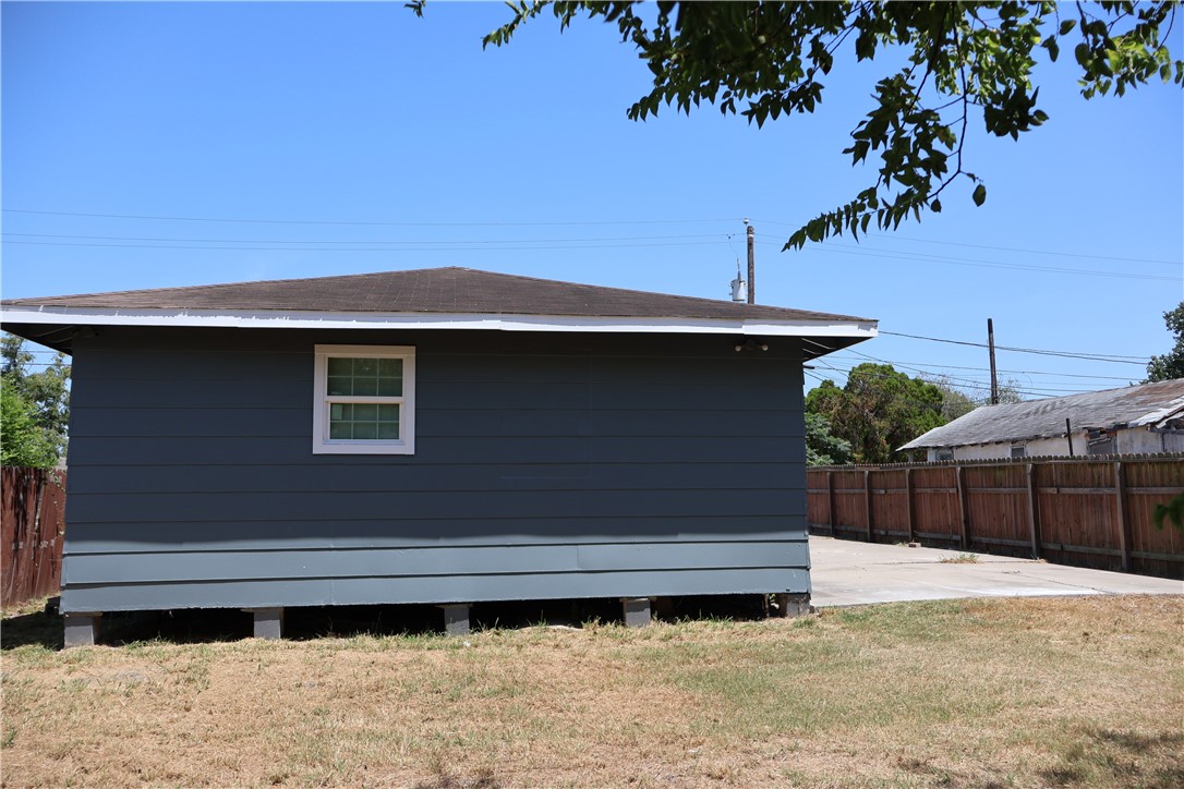 613 Francesca St Property Photo 40