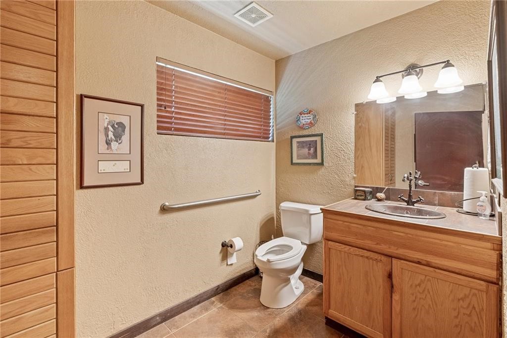 1126 3rd St Property Photo 10