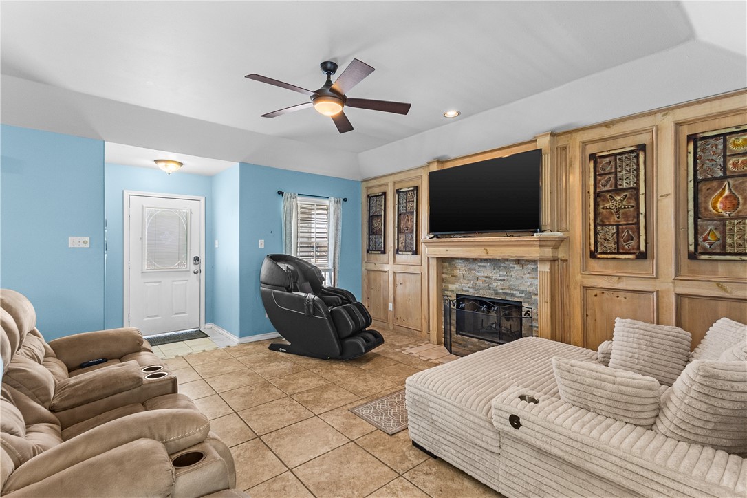 15225 Barataria Dr Property Photo 6