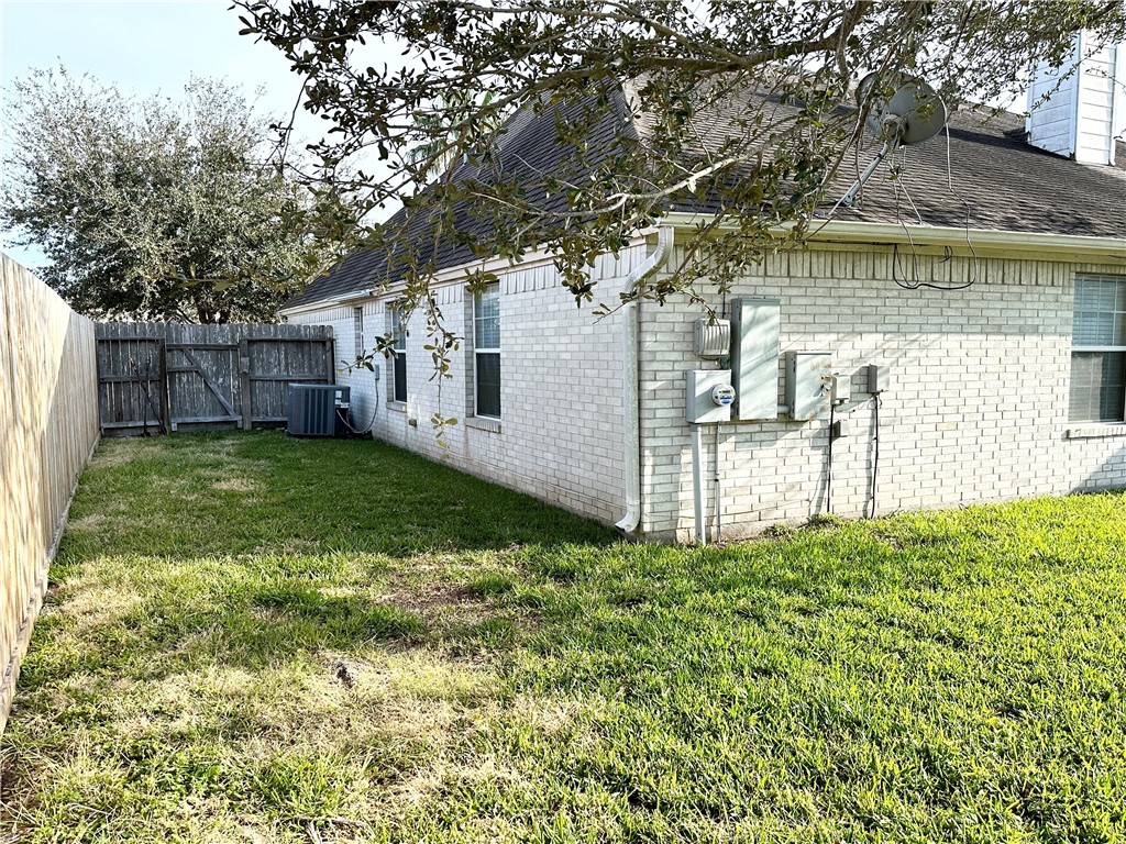 7613 Bayonne Dr Property Photo 14