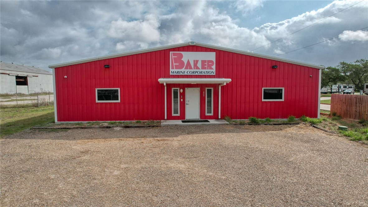 1490 Sunray Property Photo 1
