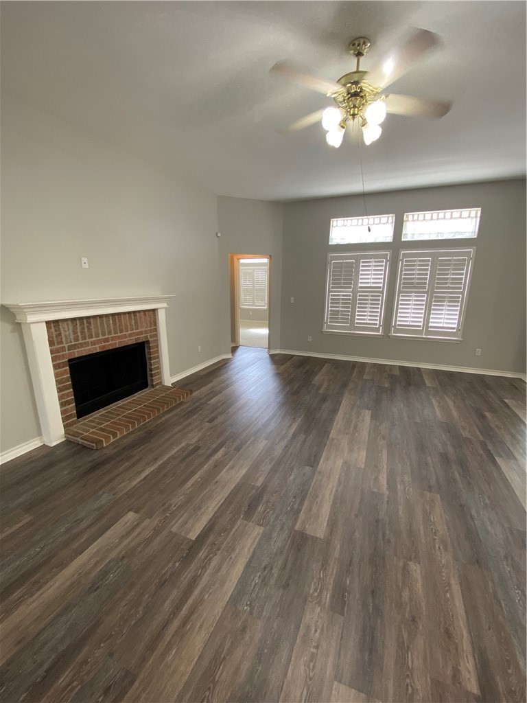 7122 Lindenwood Dr Property Photo 3