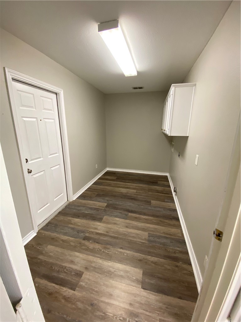 7122 Lindenwood Dr Property Photo 8