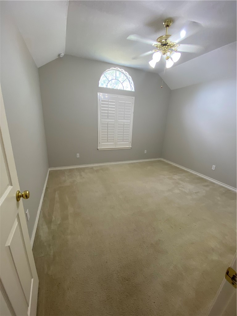 7122 Lindenwood Dr Property Photo 15