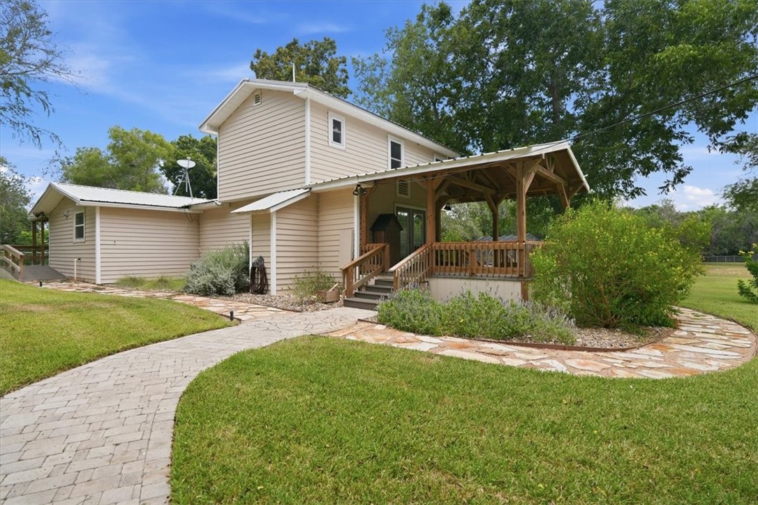 124 Lakepark Cir Property Photo 2