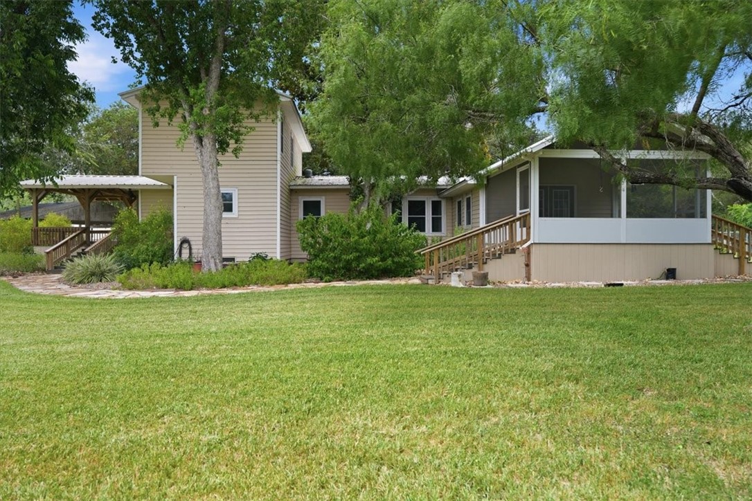 124 Lakepark Cir Property Photo 4