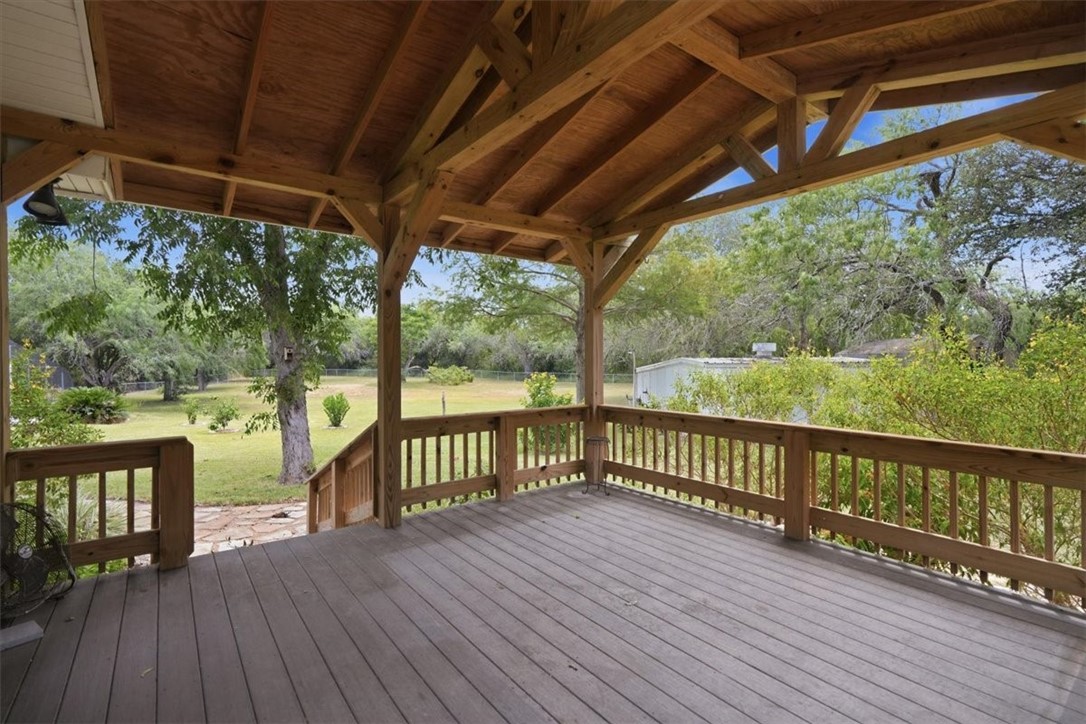 124 Lakepark Cir Property Photo 6